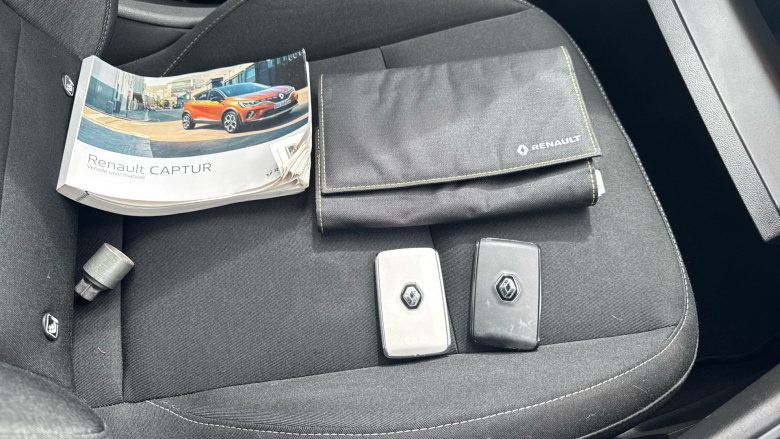 Renault Captur 1.0 TCE 100 Iconic 5dr Petrol Hatchback